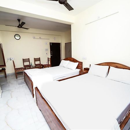 Rishika Guest House And Banquet Калькутта Экстерьер фото