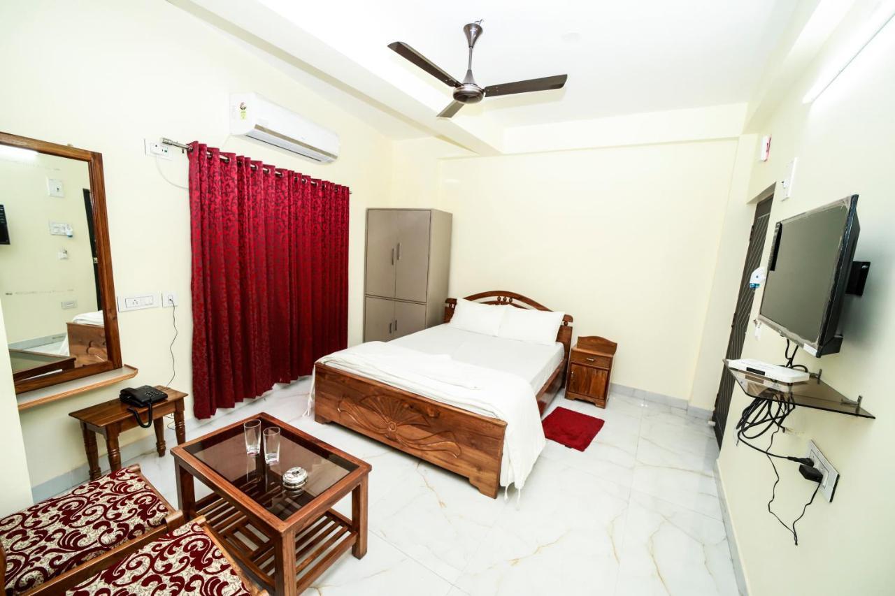 Rishika Guest House And Banquet Калькутта Экстерьер фото