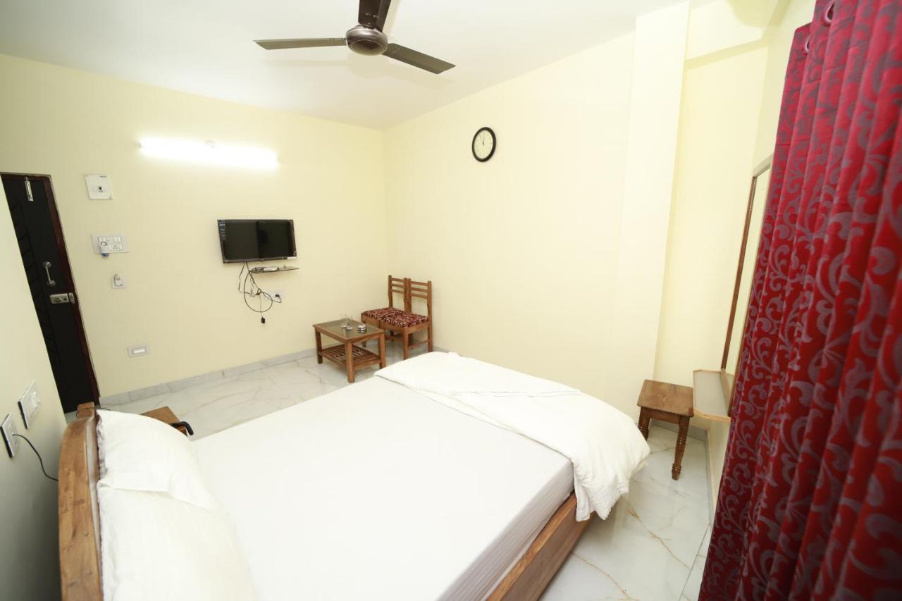 Rishika Guest House And Banquet Калькутта Экстерьер фото