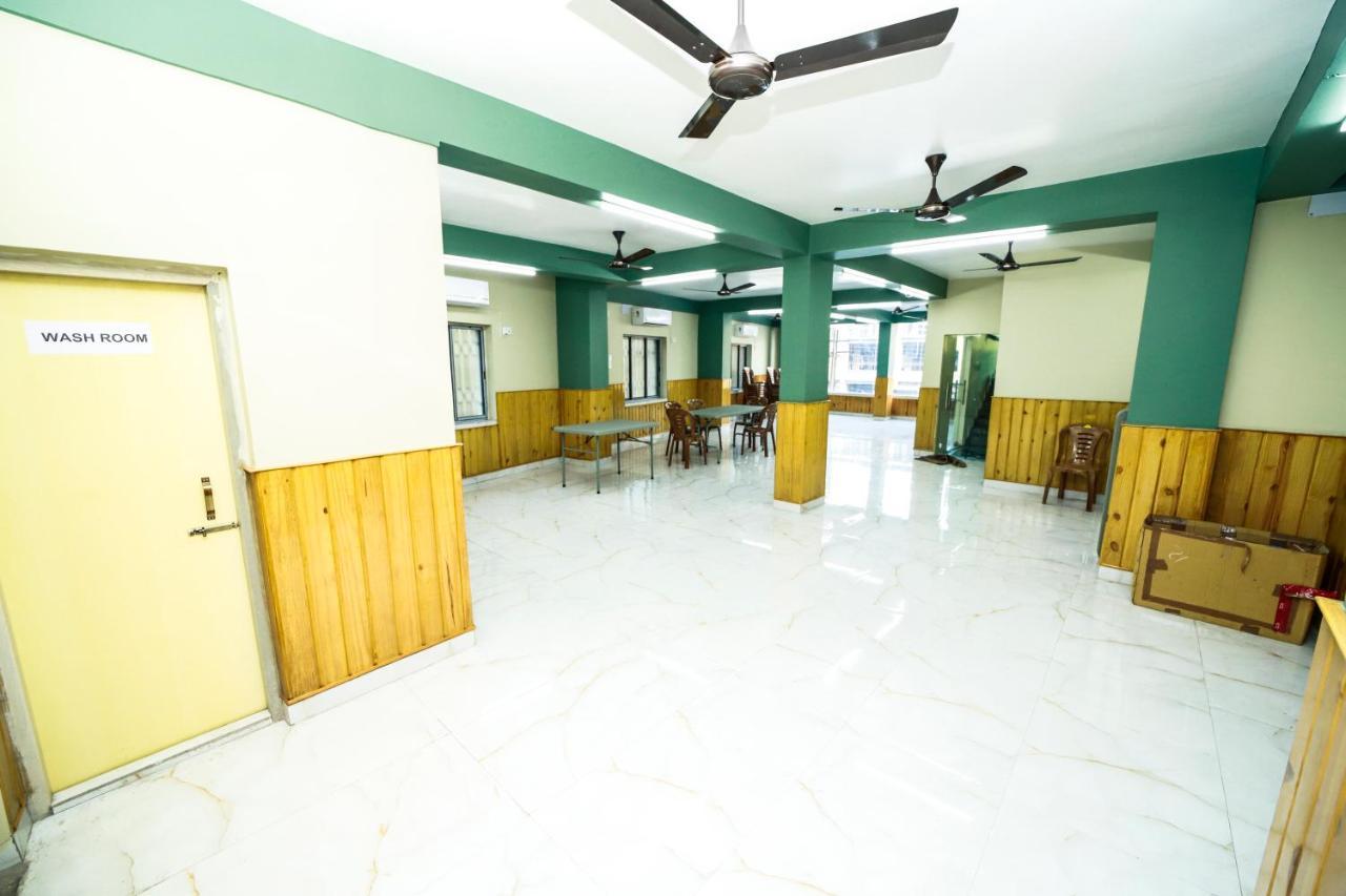 Rishika Guest House And Banquet Калькутта Экстерьер фото