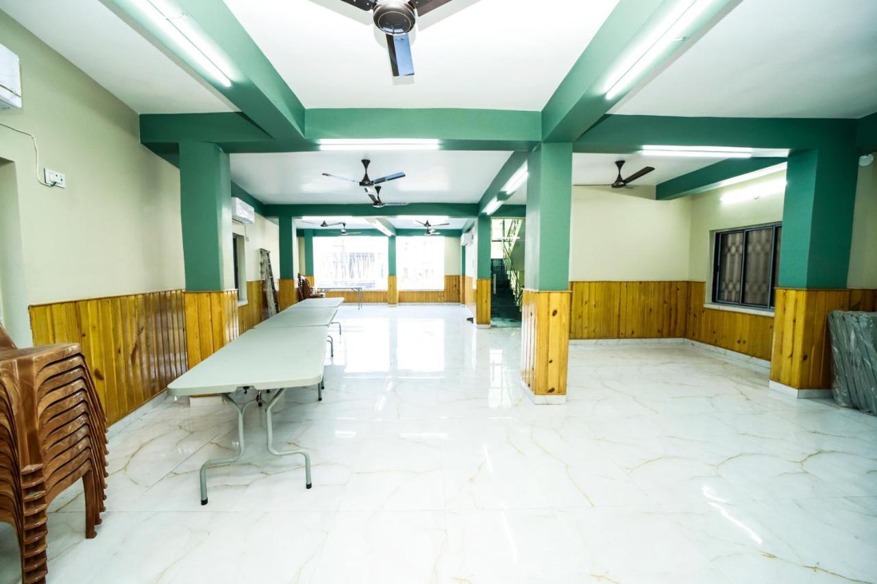 Rishika Guest House And Banquet Калькутта Экстерьер фото