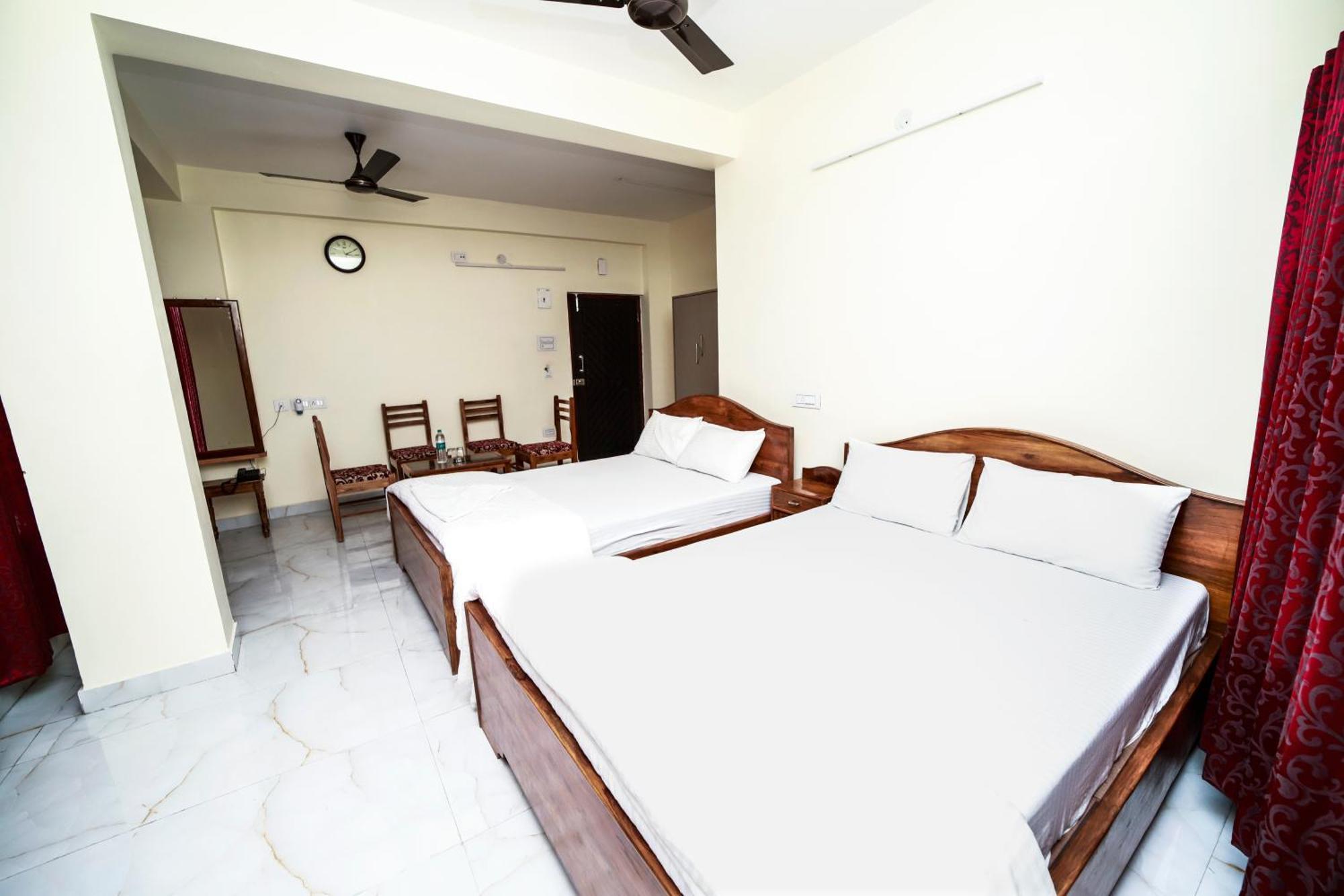 Rishika Guest House And Banquet Калькутта Экстерьер фото
