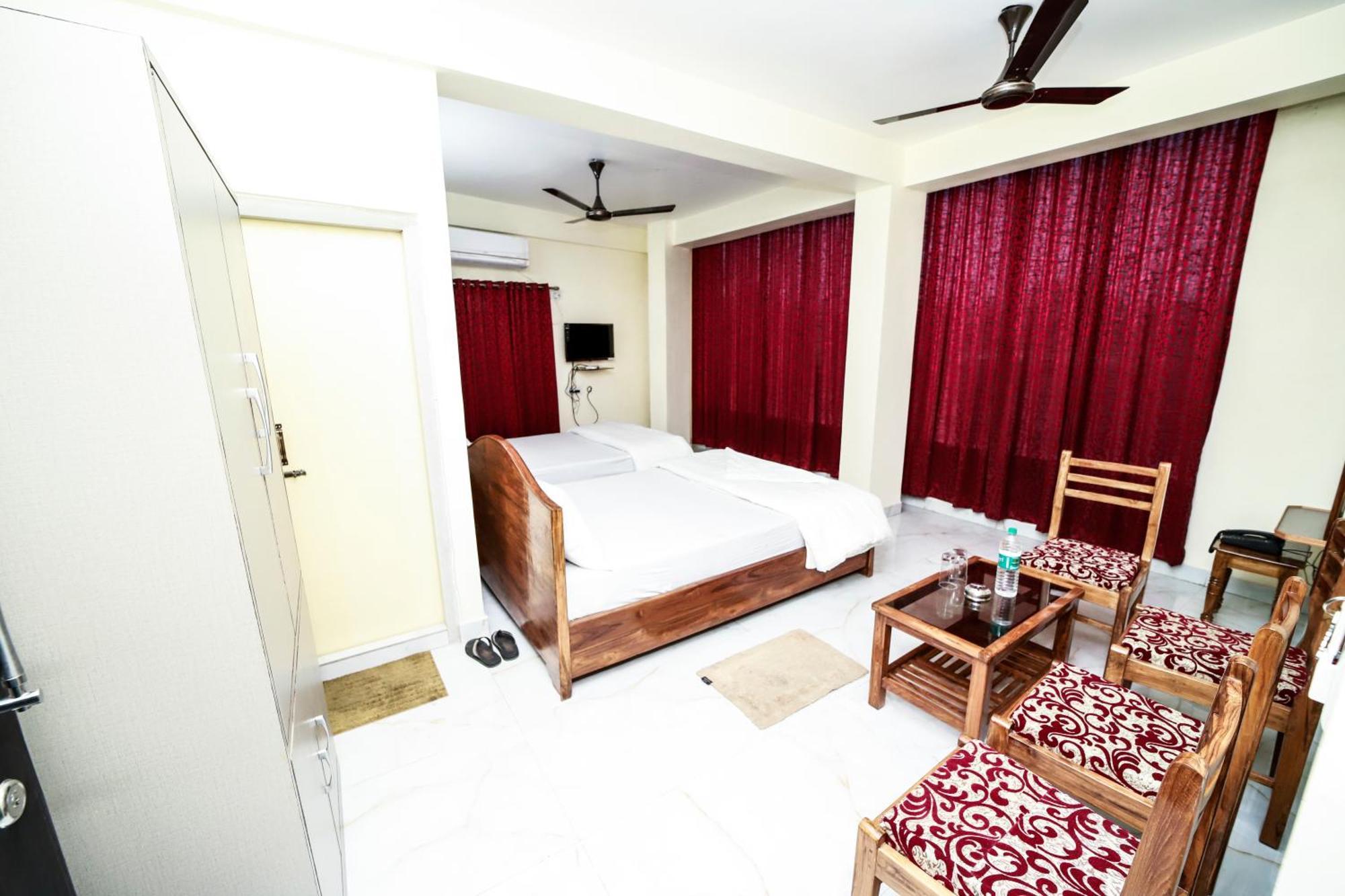 Rishika Guest House And Banquet Калькутта Экстерьер фото